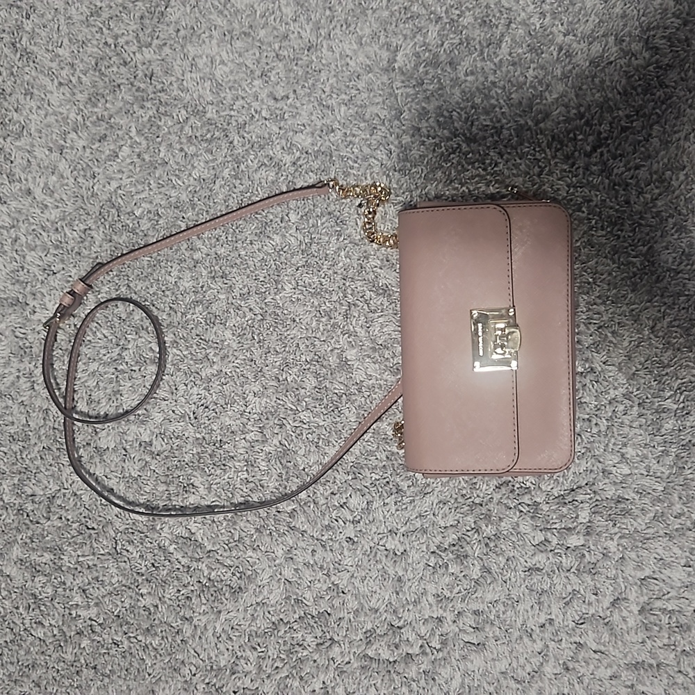 Brand new pink Michael kors handbag with detachable wallet